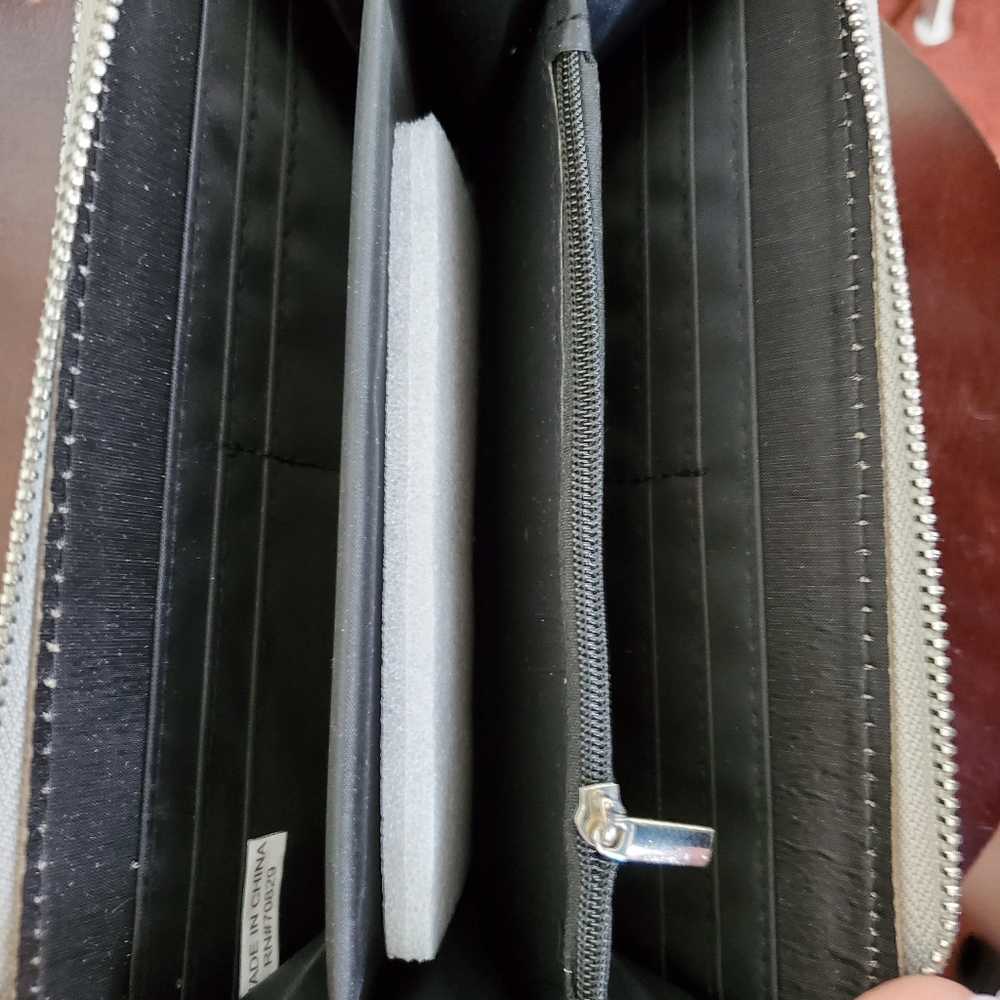 Wallet - Picture 3 of 3